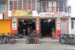 Almac&eacute;n y taller ciclo Bernal