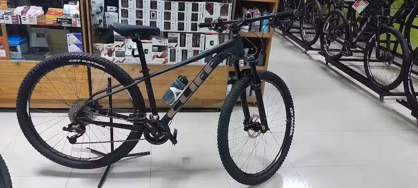 BIKE HOUSE GIRARDOT