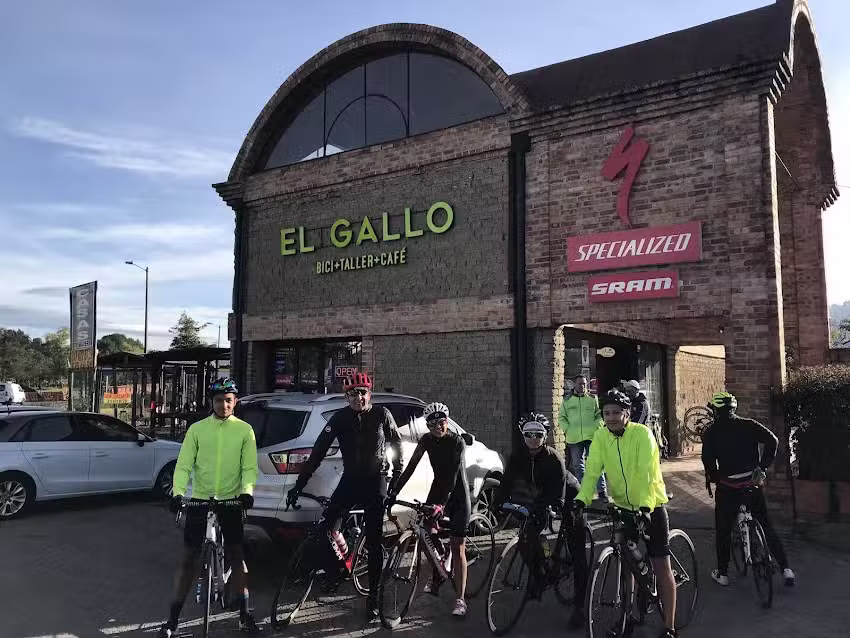 El Gallo (bici+taller+caf&eacute;)