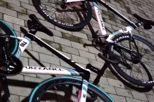 PUIZZANCE & MADBIKE